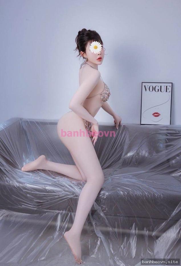 Nhã Uyên (24 tuổi): 1m62, 49kg, giá 500k – Long Biên, Hà Nội – ảnh 12