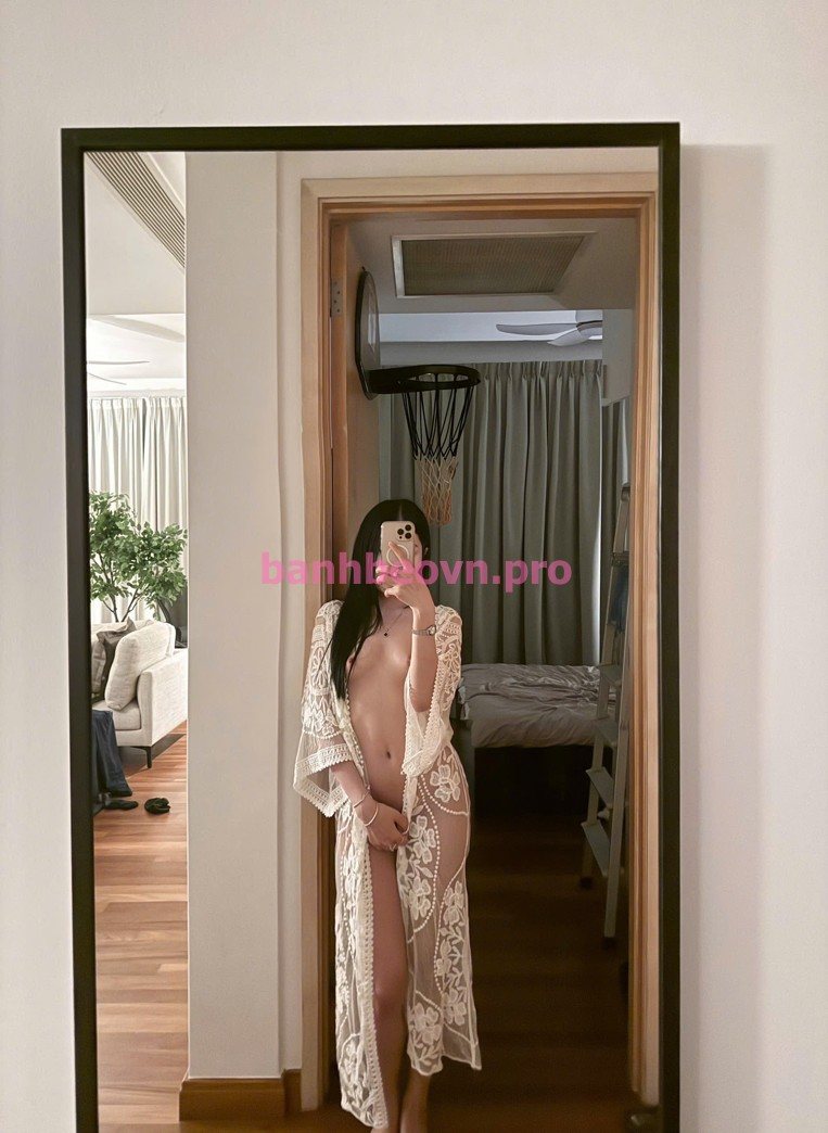 Linh Linh (23 tuổi): 1m63, 46kg, giá 1tr – Quận 10, Sài Gòn – ảnh 5