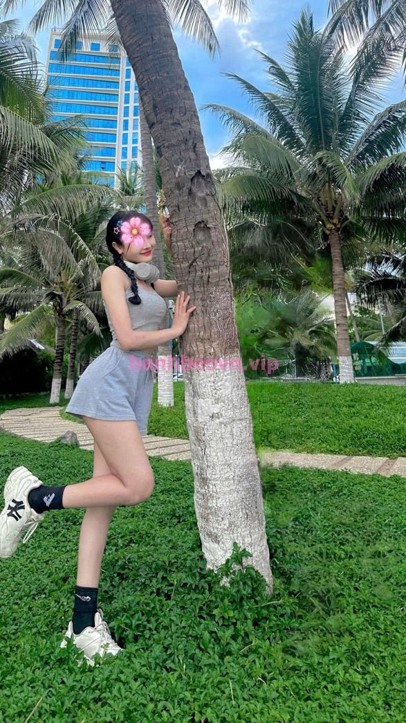 Linh Linh (23 tuổi): 1m63, 46kg, giá 1tr – Quận 10, Sài Gòn – ảnh 12