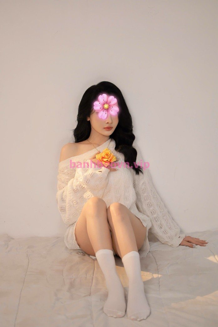 Linh Linh (23 tuổi): 1m63, 46kg, giá 1tr – Quận 10, Sài Gòn – ảnh 14