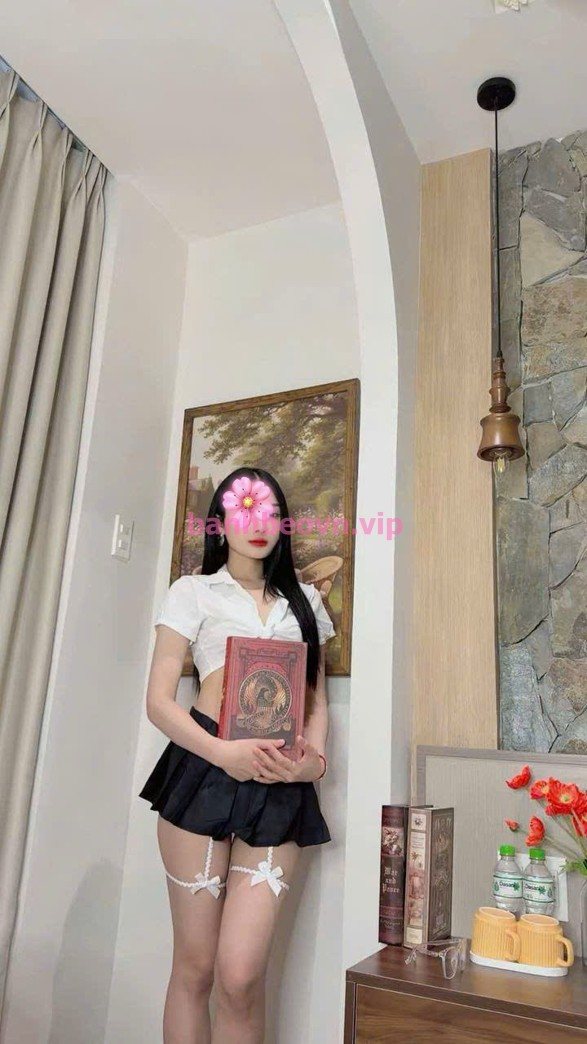 Linh Linh (23 tuổi): 1m63, 46kg, giá 1tr – Quận 10, Sài Gòn – ảnh 8